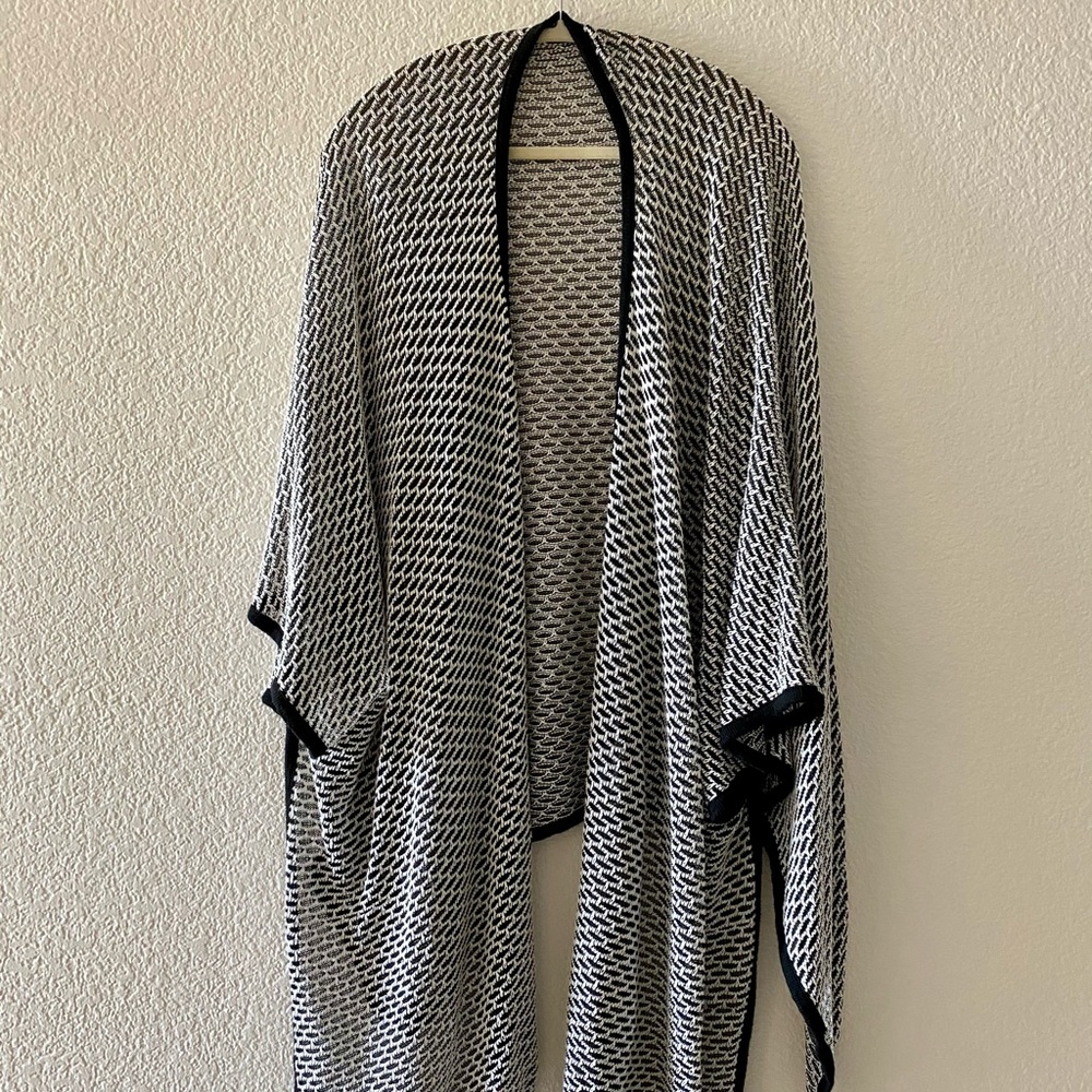 Brandy Melville Soft Cotton Wrap